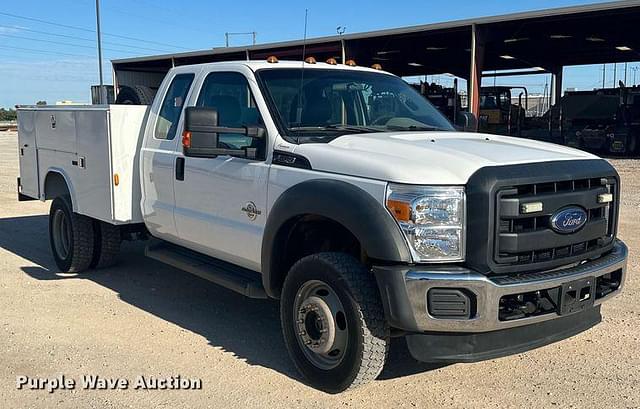 Image of Ford F-550 equipment image 2