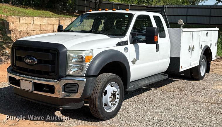 Image of Ford F-550 Primary image