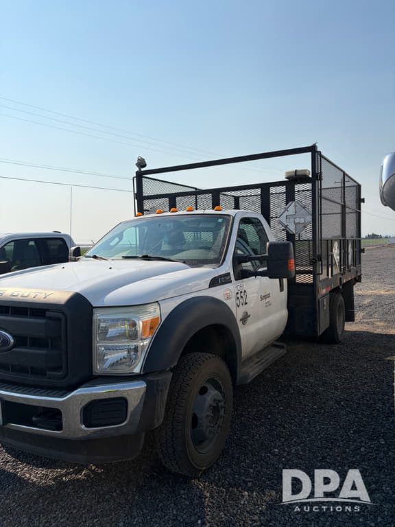 Image of Ford F-550 equipment image 2