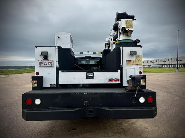 Image of Ford F-550 equipment image 3