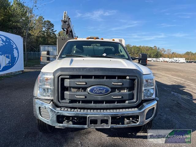 Image of Ford F-550 equipment image 2