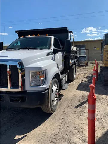 Image of Ford F-650 equipment image 1