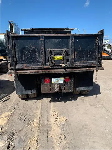 Image of Ford F-650 equipment image 3