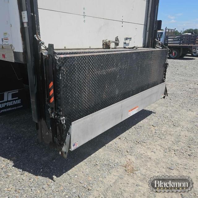 Image of Ford F-650 equipment image 2