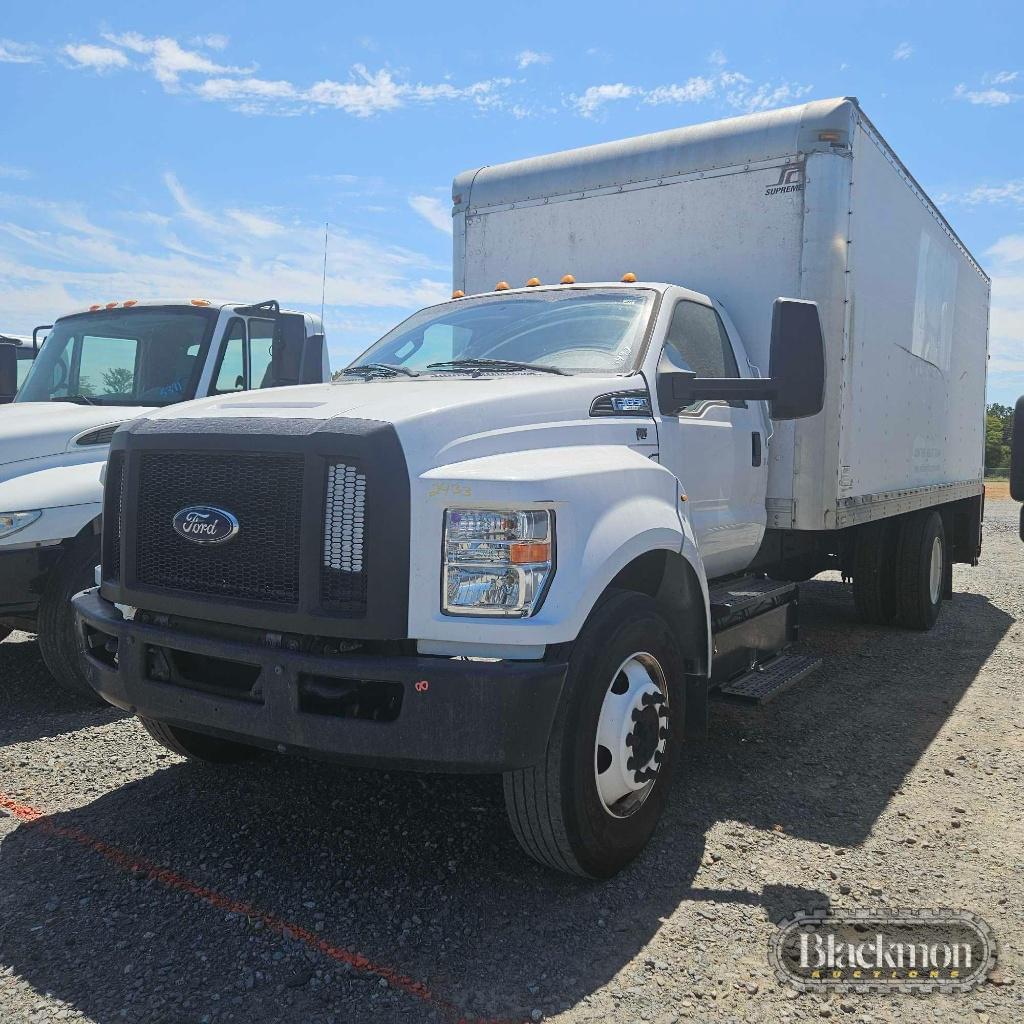 Image of Ford F-650 Primary image