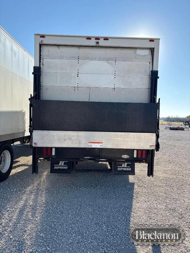 Image of Ford F-650 equipment image 2