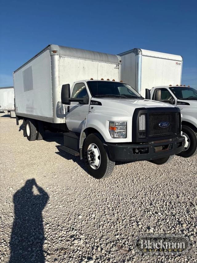 Image of Ford F-650 equipment image 4