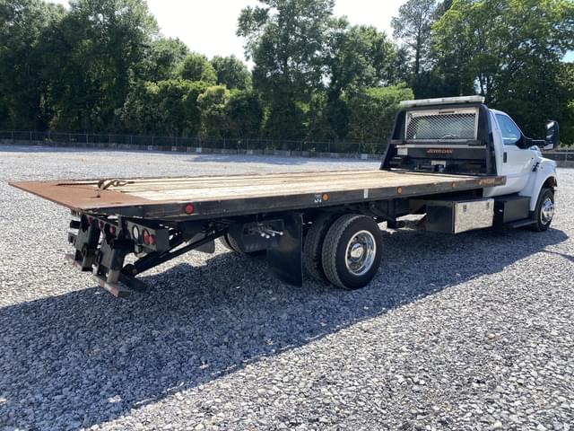 Image of Ford F-650 equipment image 2