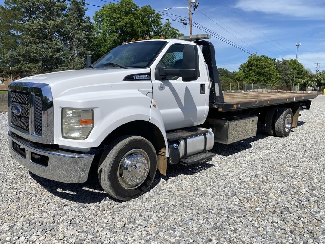 Image of Ford F-650 Primary image