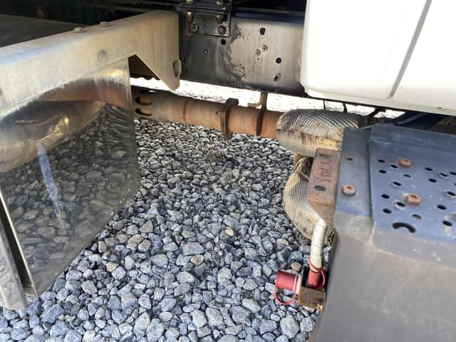 Image of Ford F-650 equipment image 4