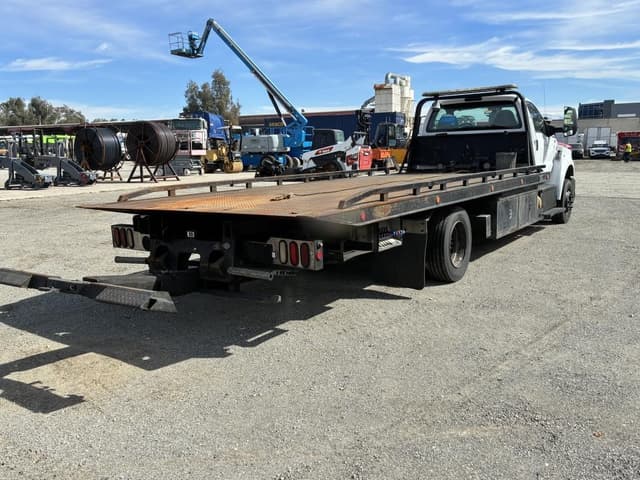 Image of Ford F-650 equipment image 2