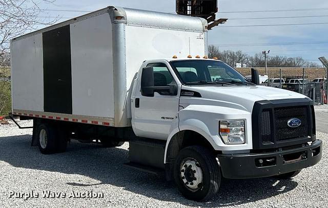 Image of Ford F-650 equipment image 2