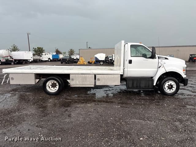 Image of Ford F-650 equipment image 3