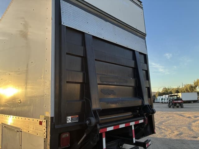 Image of Ford F-650 equipment image 4