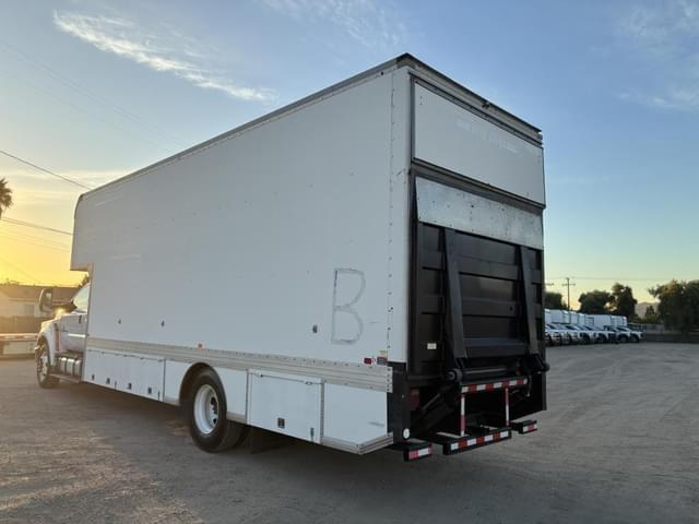 Image of Ford F-650 equipment image 3