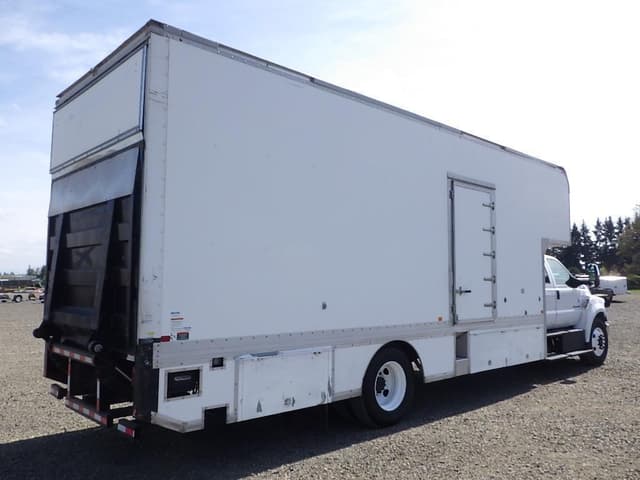 Image of Ford F-650 equipment image 4
