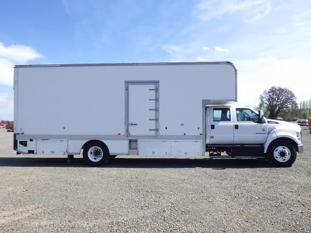 Image of Ford F-650 equipment image 3