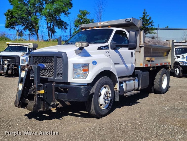 2016 Ford F-750 Equipment Image0
