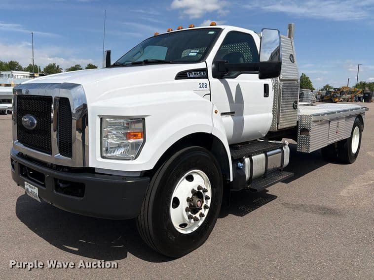 Image of Ford F-750 Primary image