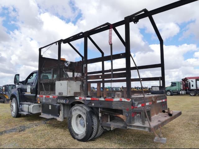 Image of Ford F-750 equipment image 3