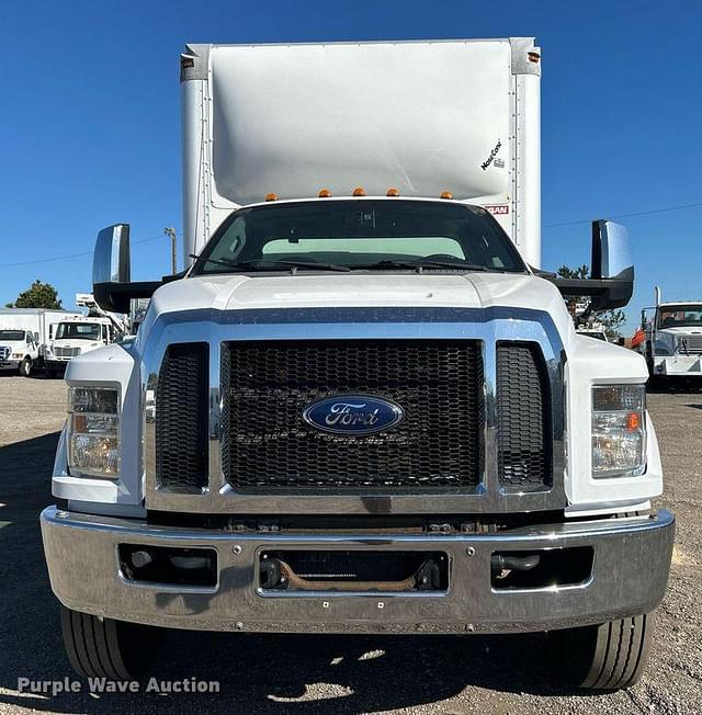 Image of Ford F-750 equipment image 1