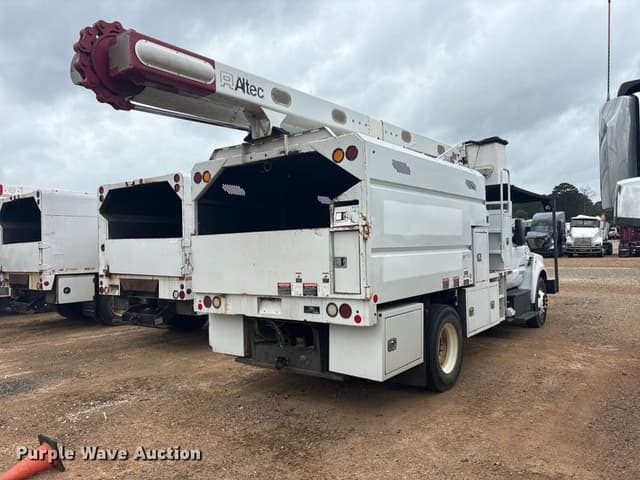 Image of Ford F-750 equipment image 4