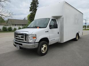 2016 Ford Super Duty Equipment Image0