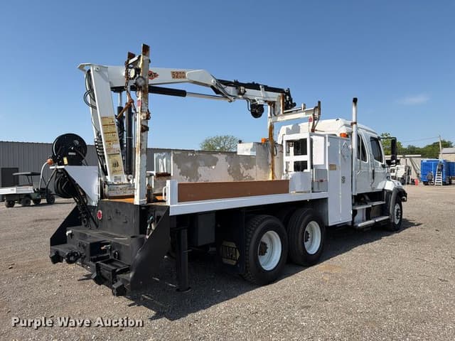 Image of Freightliner 108SD equipment image 4