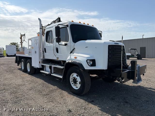Image of Freightliner 108SD equipment image 2