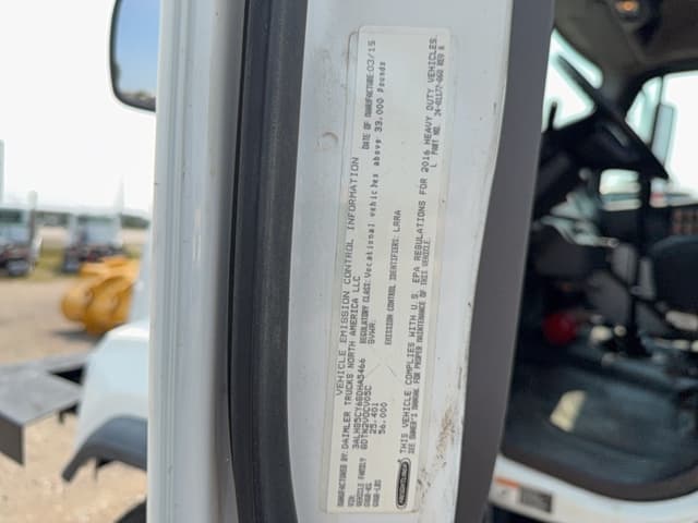 Image of Freightliner 108SD equipment image 4