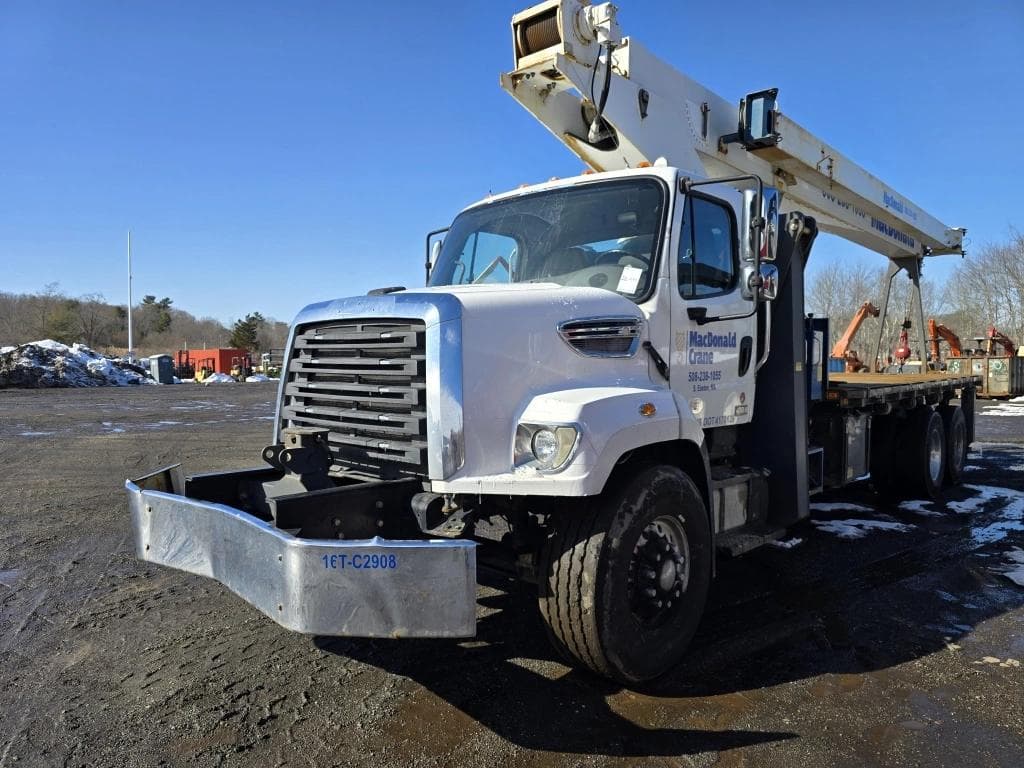 Image of Freightliner 108SD Primary image