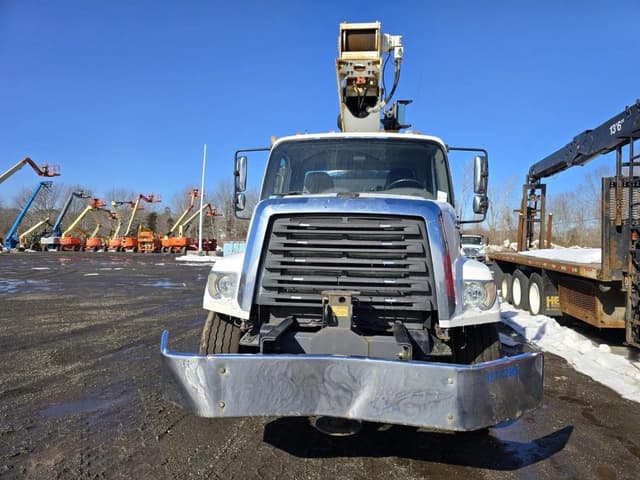 Image of Freightliner 108SD equipment image 1