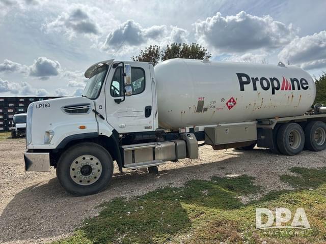Image of Freightliner 108SD equipment image 1