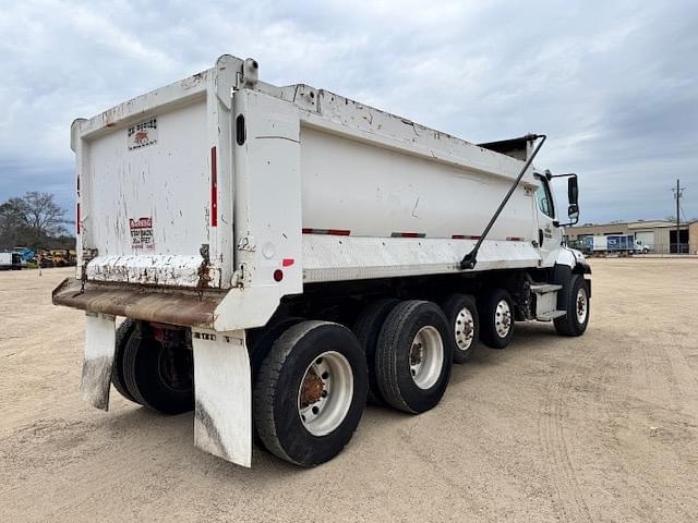 Image of Freightliner 108SD equipment image 3