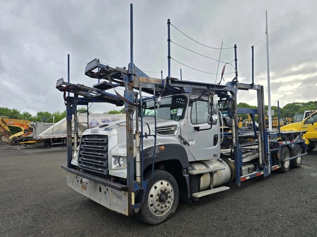 2016 Freightliner 114SD Equipment Image0