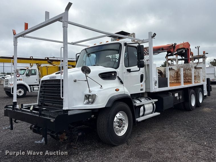2016 Freightliner 114SD Equipment Image0