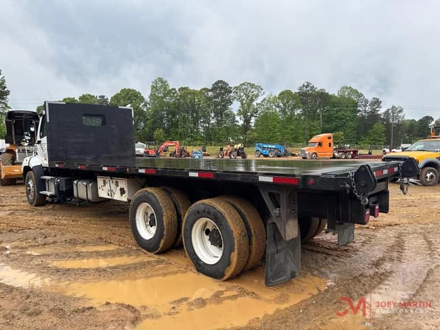 Image of Freightliner 114SD equipment image 2