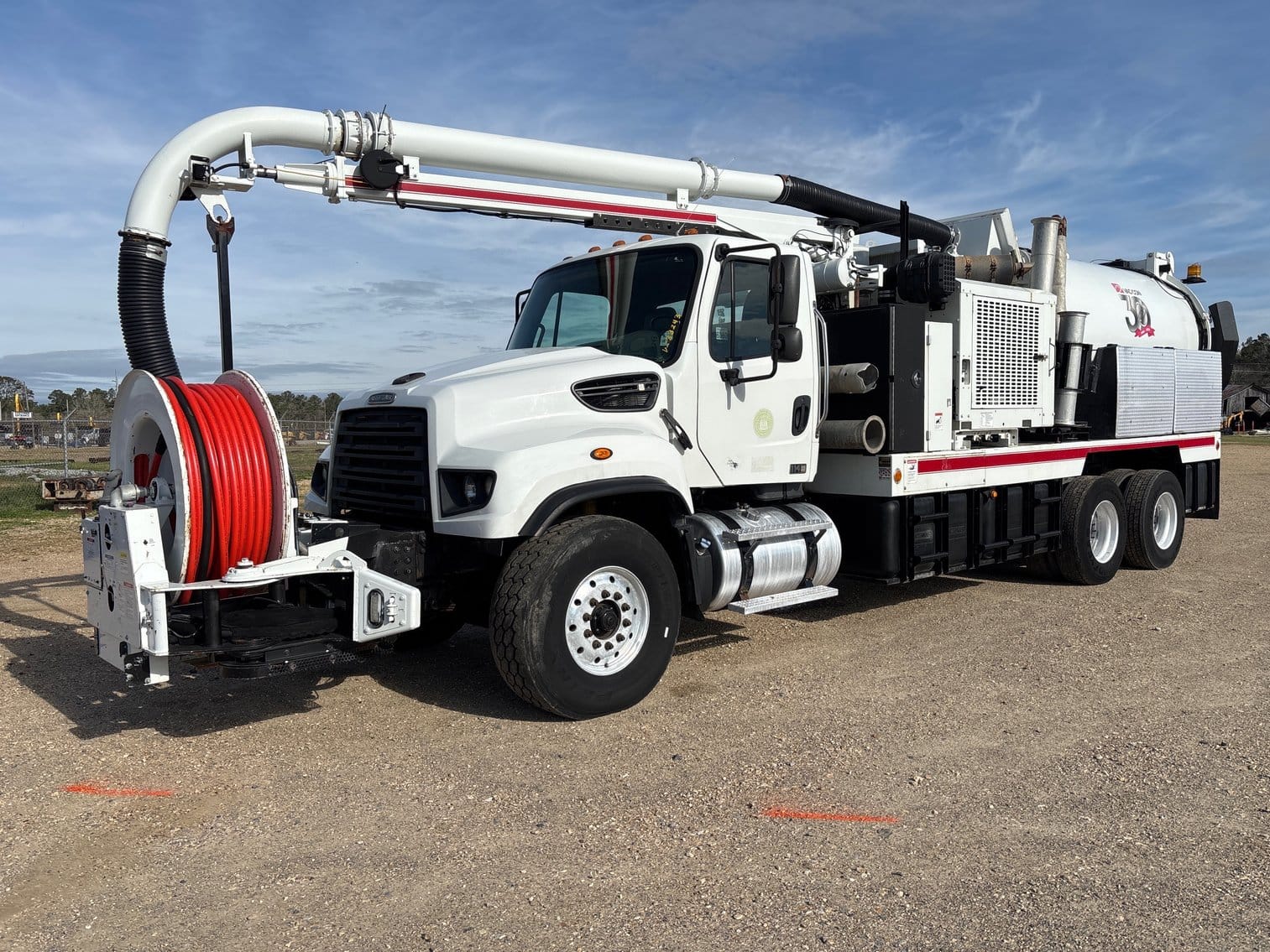 2016 Freightliner 114SD Equipment Image0