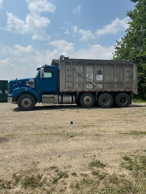 Image of Freightliner 122SD equipment image 4