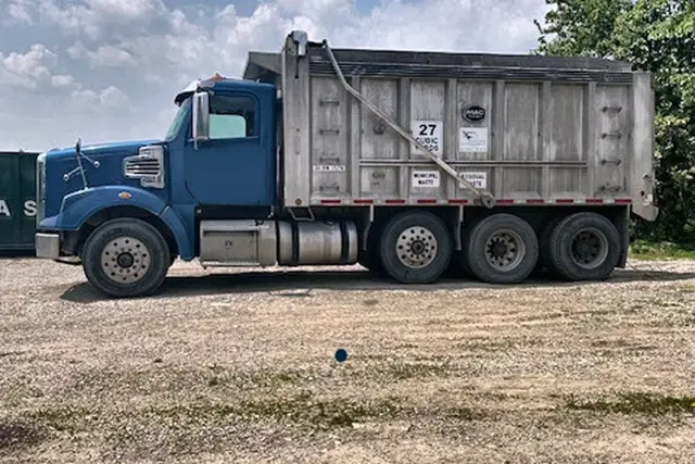 Image of Freightliner 122SD equipment image 4