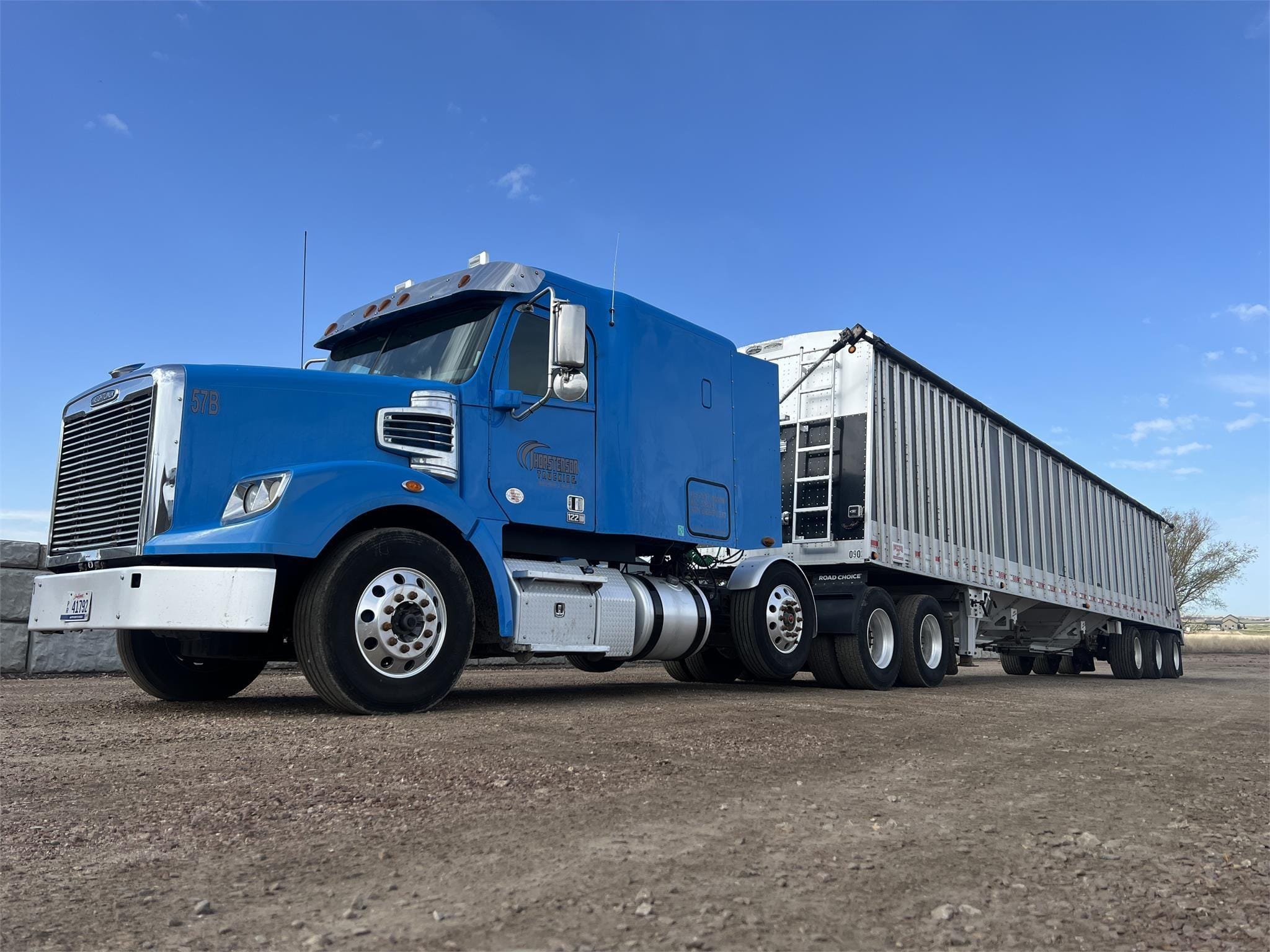 Main image Freightliner 122SD