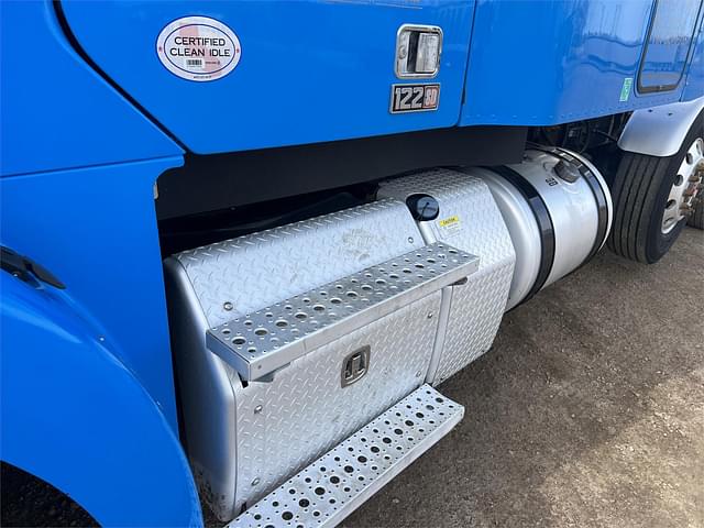 Thumbnail image Freightliner 122SD 12