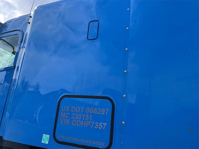 Thumbnail image Freightliner 122SD 20