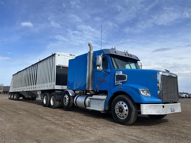 Thumbnail image Freightliner 122SD 6