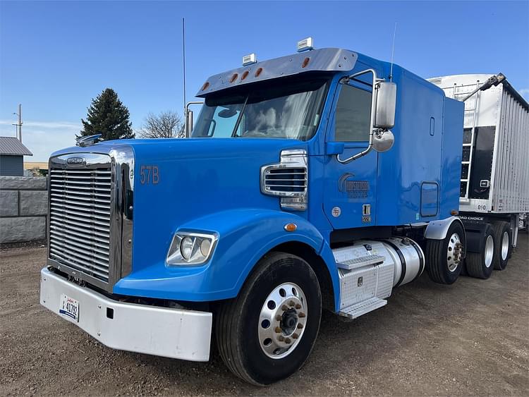Main image Freightliner 122SD 8