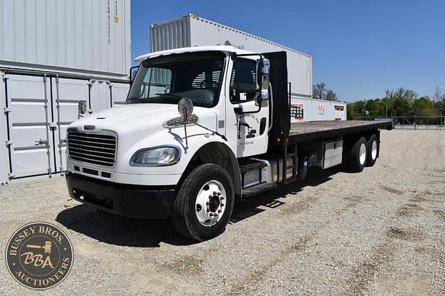 Image of Freightliner M2 equipment image 1