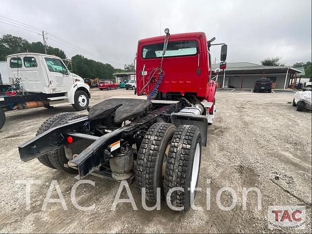 Image of Freightliner Business Class M2 106 equipment image 4