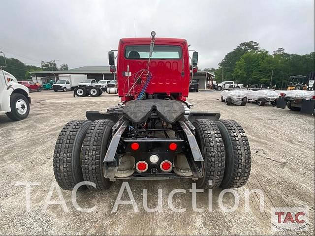 Image of Freightliner Business Class M2 106 equipment image 3