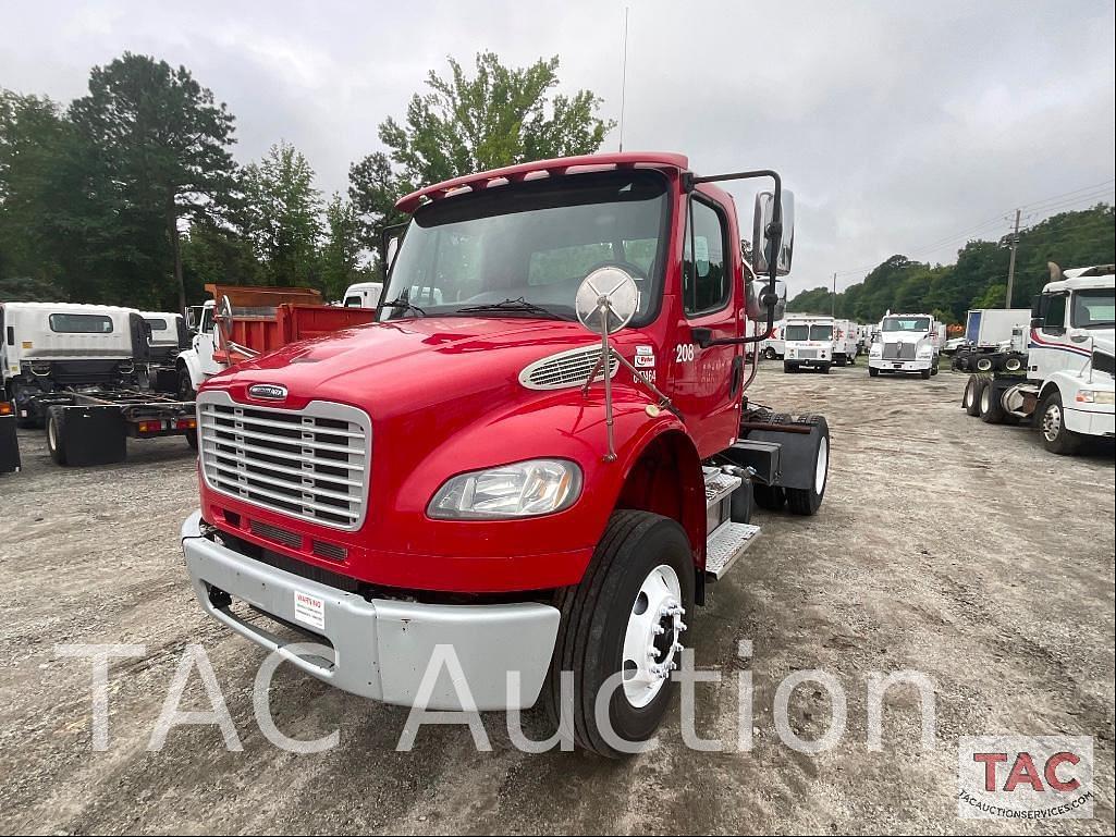 Image of Freightliner Business Class M2 106 Primary image