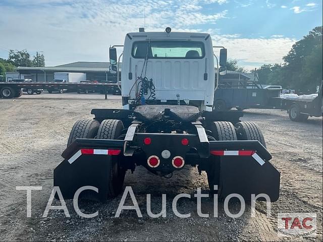Image of Freightliner Business Class M2 106 equipment image 3
